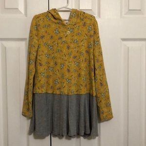 Girl’s Matilda Jane tunic top hoodie.